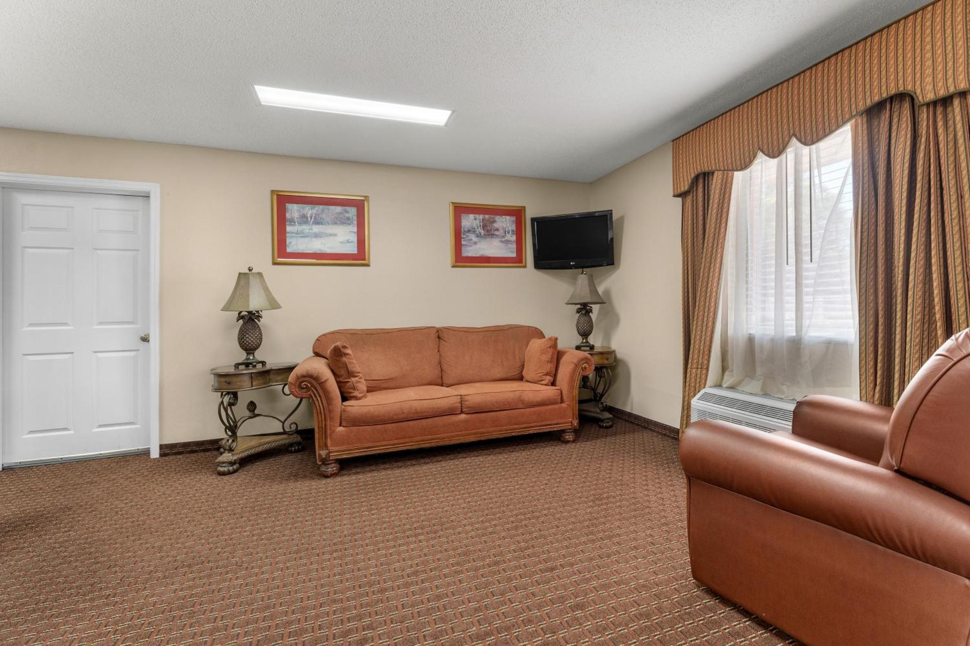 Americas Best Value Inn-Montezuma Екстер'єр фото