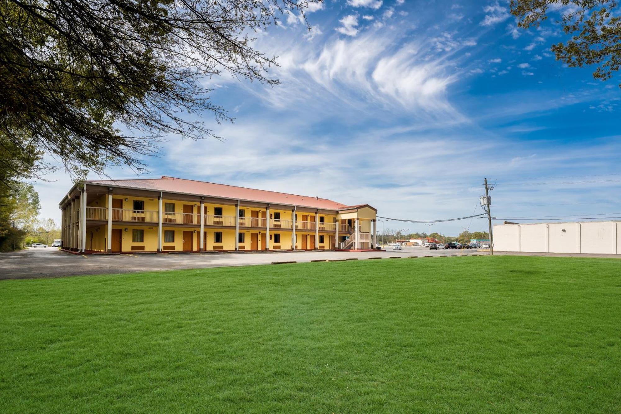 Americas Best Value Inn-Montezuma Екстер'єр фото